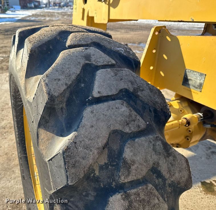 image for item LH9418 2004 Caterpillar TH460B telehandler