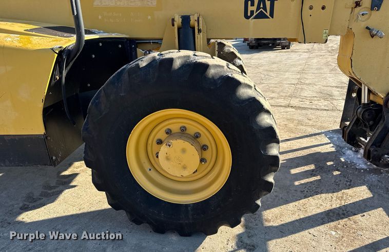 image for item LH9418 2004 Caterpillar TH460B telehandler