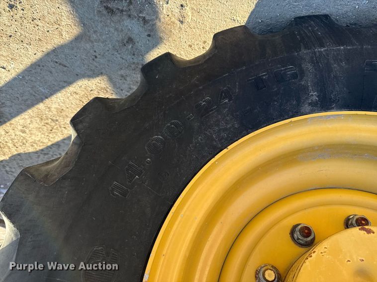 image for item LH9418 2004 Caterpillar TH460B telehandler