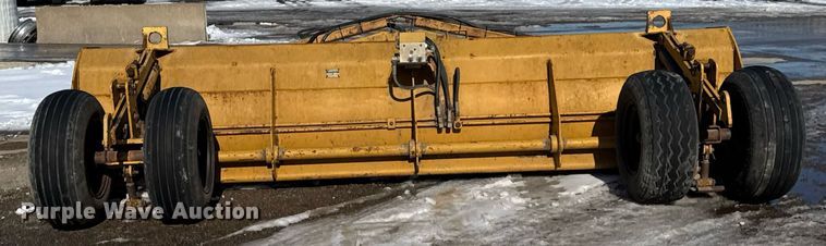 image for item LH9422 Reynolds LS14 scraper