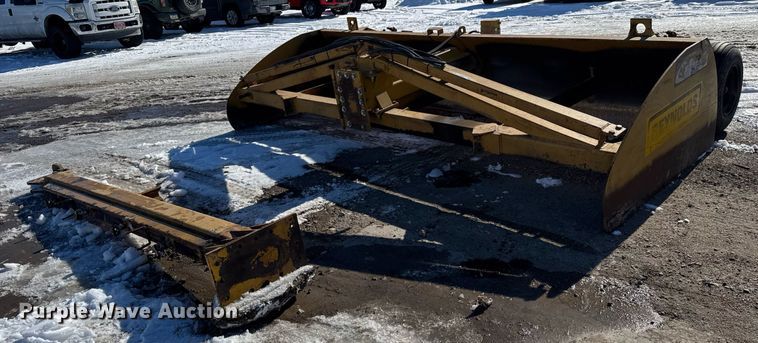 image for item LH9422 Reynolds LS14 scraper