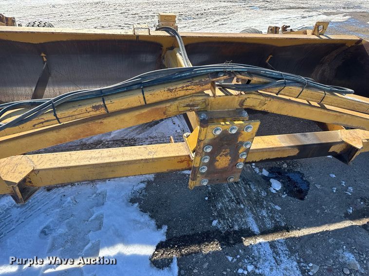 image for item LH9422 Reynolds LS14 scraper