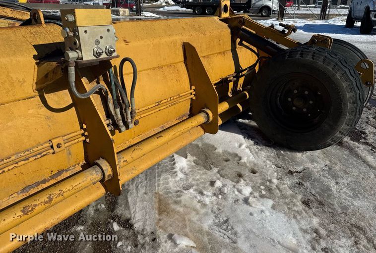 image for item LH9422 Reynolds LS14 scraper