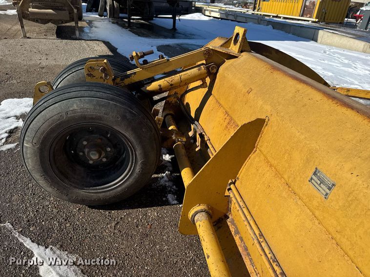 image for item LH9422 Reynolds LS14 scraper