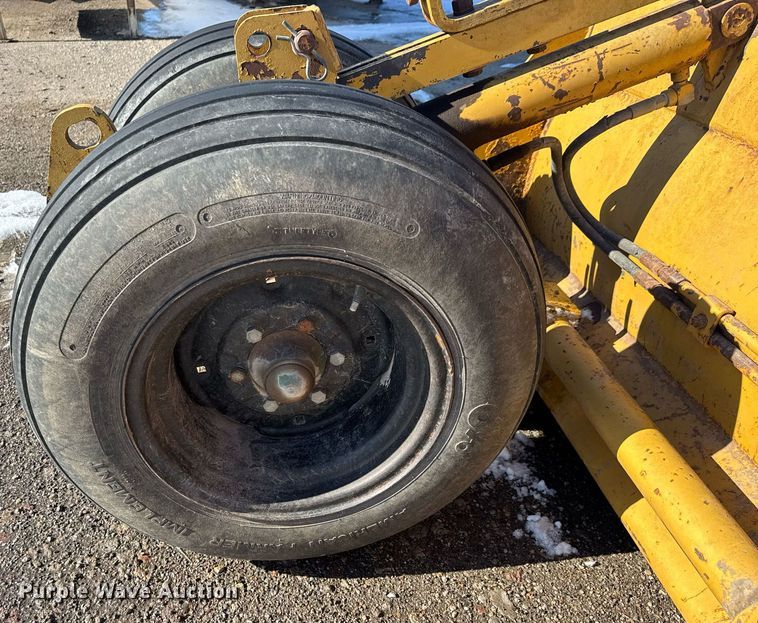 image for item LH9422 Reynolds LS14 scraper