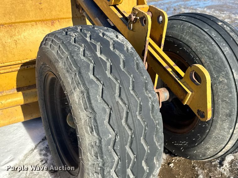 image for item LH9422 Reynolds LS14 scraper