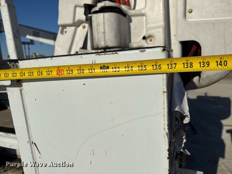image for item LH9448 2007 GMC C5500 bucket truck