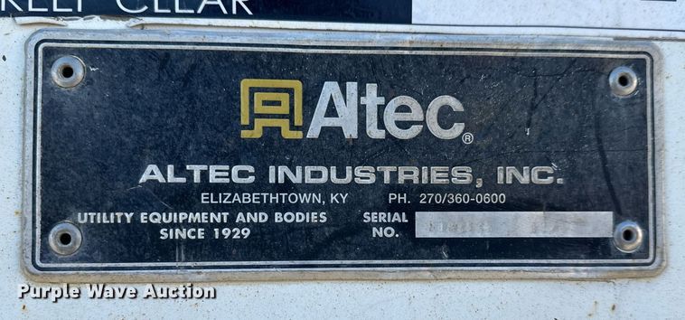 image for item LH9448 2007 GMC C5500 bucket truck