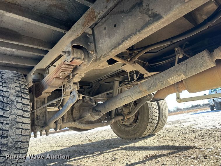 image for item LH9448 2007 GMC C5500 bucket truck