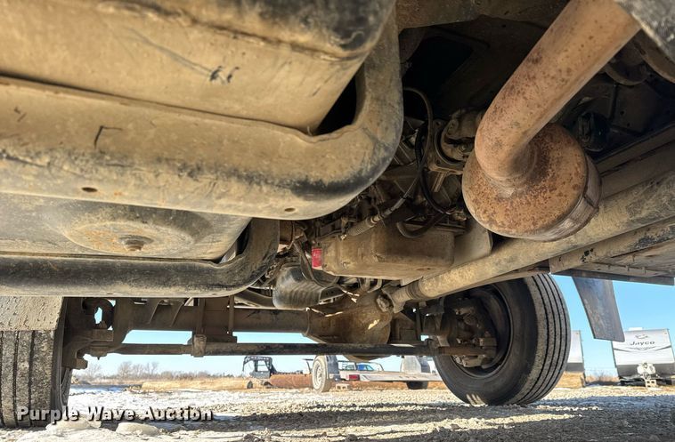 image for item LH9448 2007 GMC C5500 bucket truck