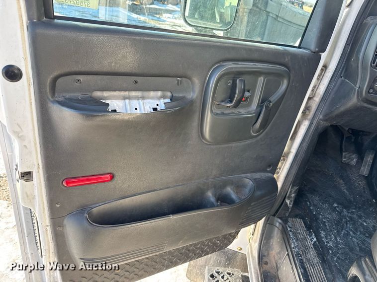 image for item LH9448 2007 GMC C5500 bucket truck