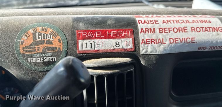 image for item LH9448 2007 GMC C5500 bucket truck