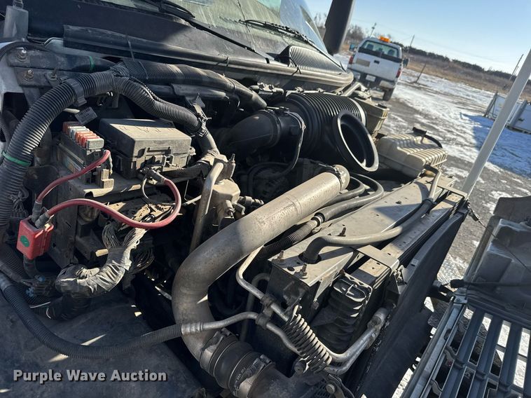 image for item LH9448 2007 GMC C5500 bucket truck