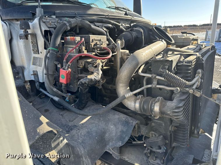 image for item LH9448 2007 GMC C5500 bucket truck