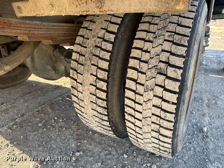 image for item LH9448 2007 GMC C5500 bucket truck