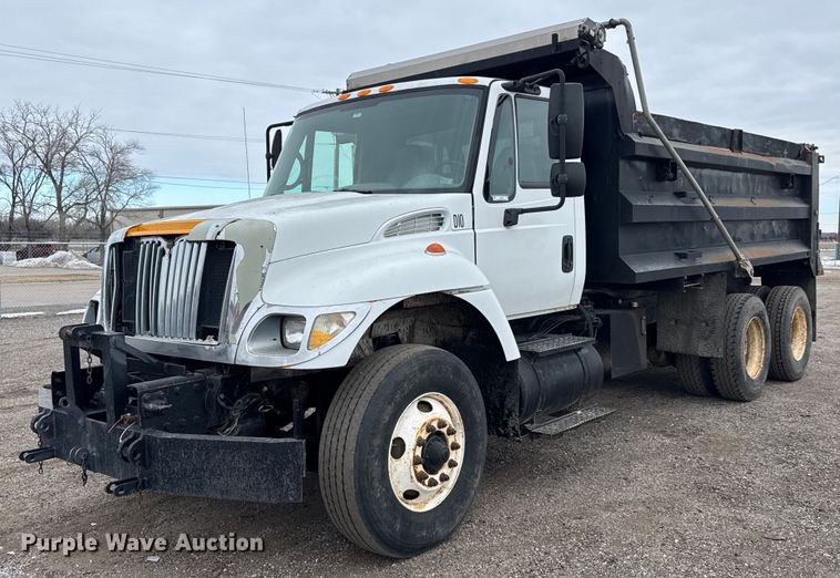 image for item LH9453 2004 International 7500 dump truck