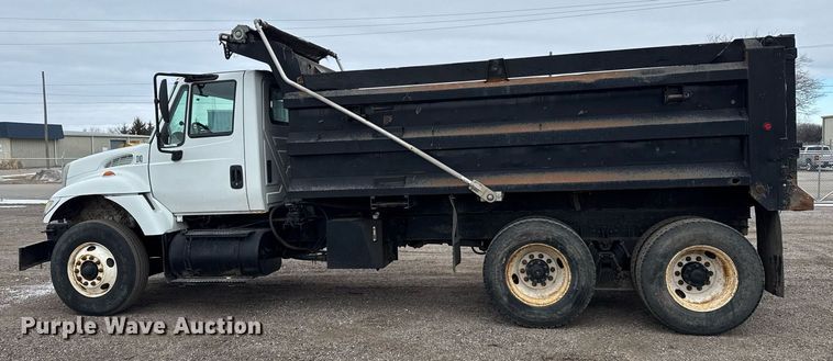 image for item LH9453 2004 International 7500 dump truck