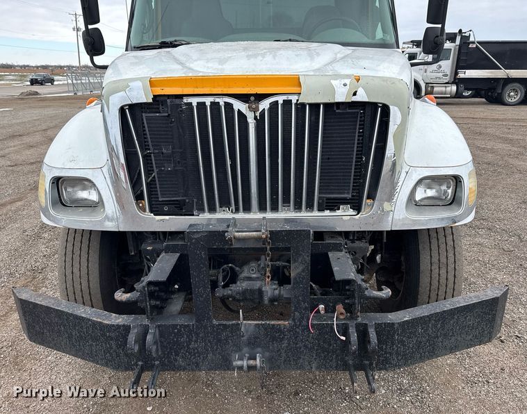 image for item LH9453 2004 International 7500 dump truck