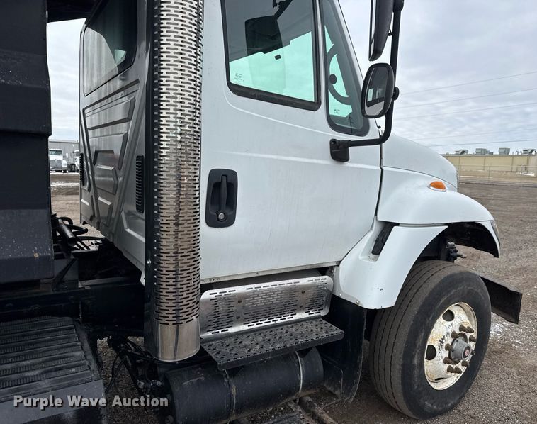 image for item LH9453 2004 International 7500 dump truck