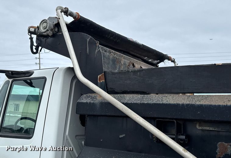 image for item LH9453 2004 International 7500 dump truck