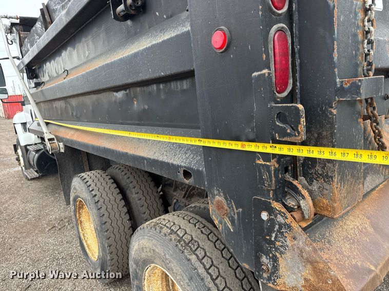 image for item LH9453 2004 International 7500 dump truck