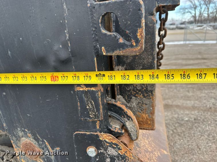 image for item LH9453 2004 International 7500 dump truck