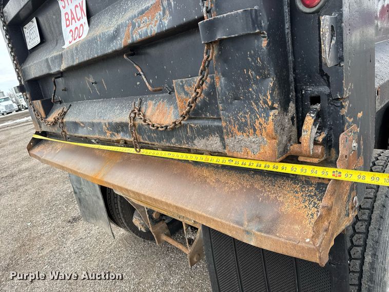 image for item LH9453 2004 International 7500 dump truck