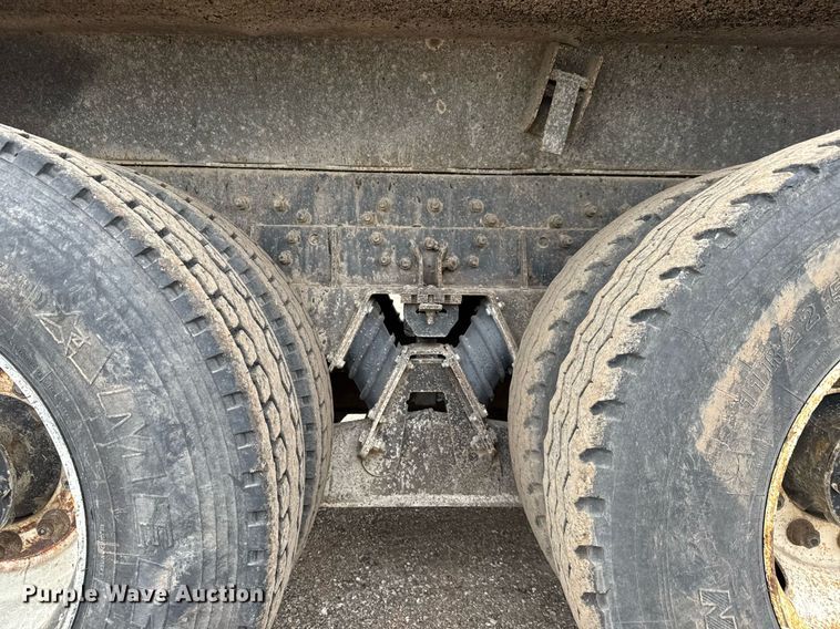 image for item LH9453 2004 International 7500 dump truck