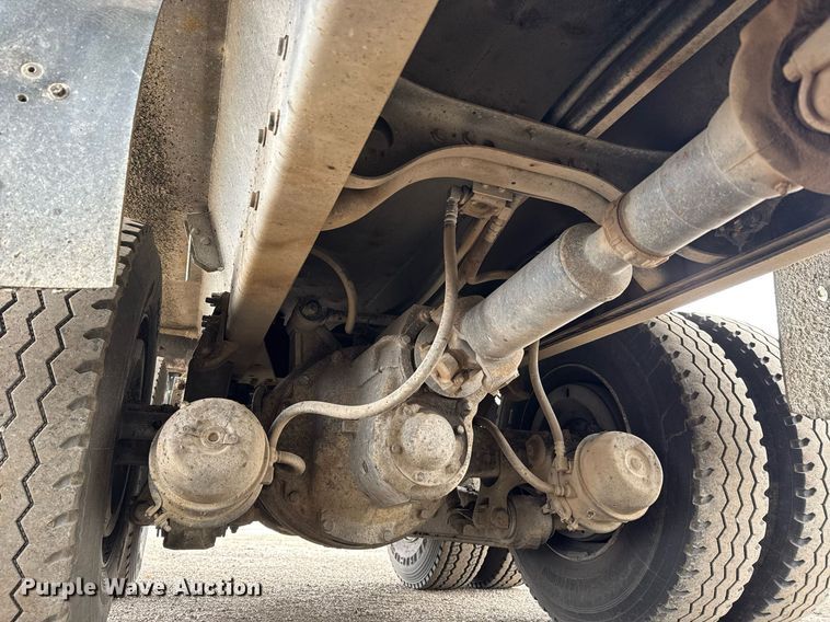 image for item LH9453 2004 International 7500 dump truck