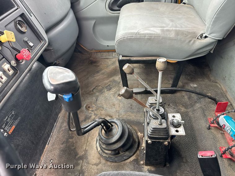 image for item LH9453 2004 International 7500 dump truck