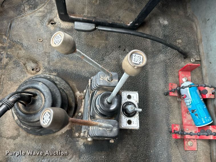 image for item LH9453 2004 International 7500 dump truck