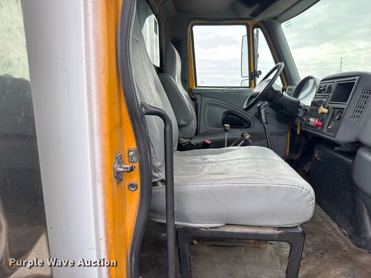 image for item LH9453 2004 International 7500 dump truck