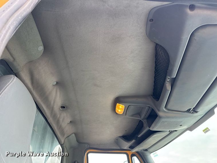 image for item LH9453 2004 International 7500 dump truck