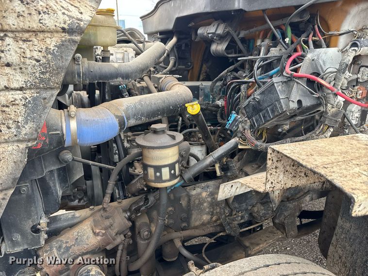 image for item LH9453 2004 International 7500 dump truck