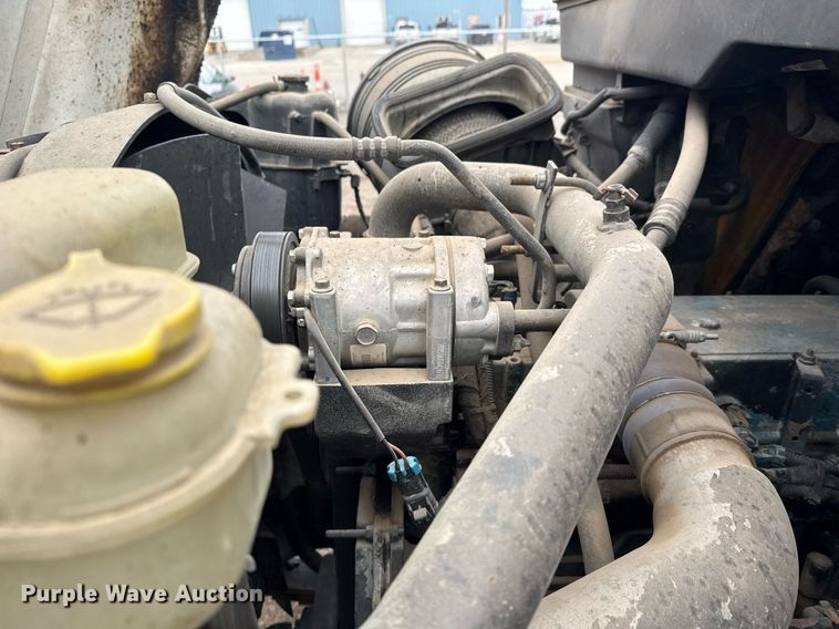 image for item LH9453 2004 International 7500 dump truck