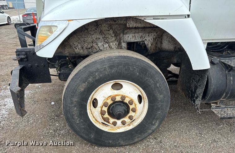 image for item LH9453 2004 International 7500 dump truck