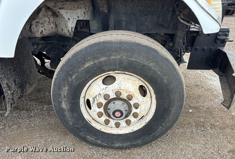 image for item LH9453 2004 International 7500 dump truck