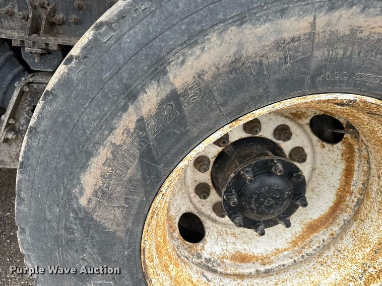 image for item LH9453 2004 International 7500 dump truck