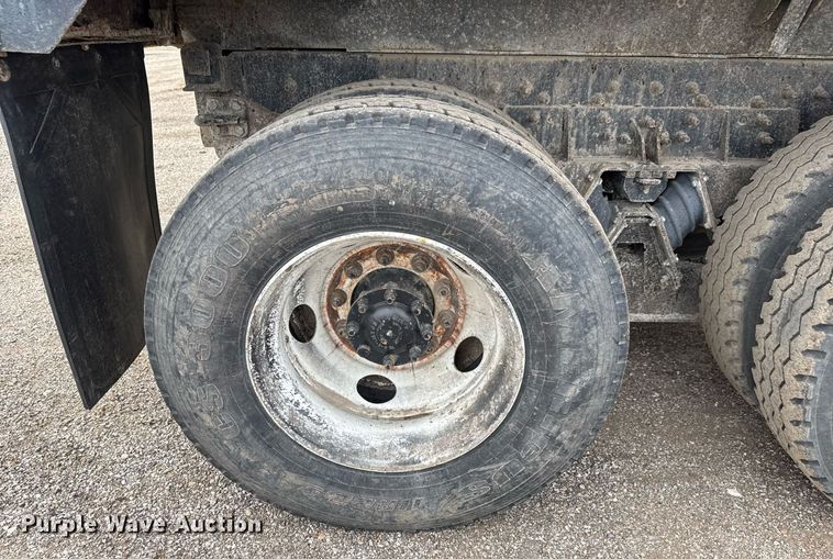 image for item LH9453 2004 International 7500 dump truck