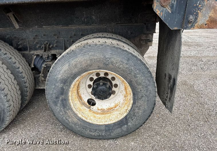 image for item LH9453 2004 International 7500 dump truck