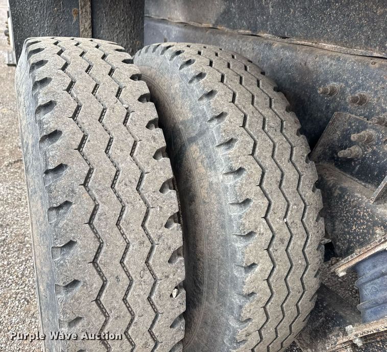 image for item LH9453 2004 International 7500 dump truck