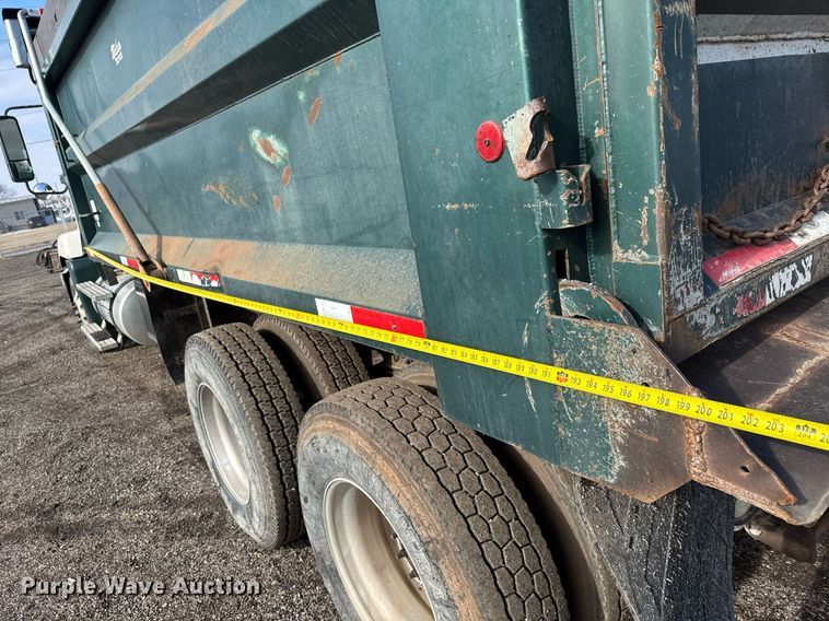 image for item LH9454 2005 Freightliner Columbia CST120 dump truck