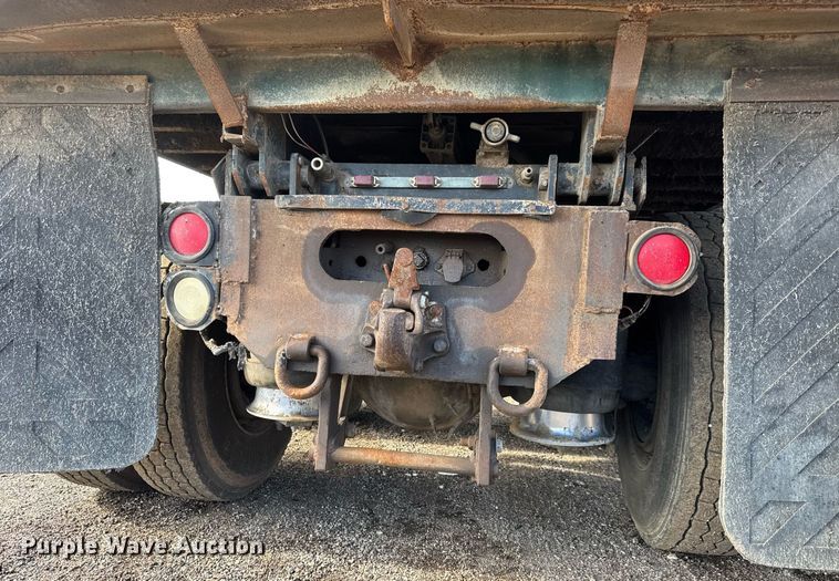 image for item LH9454 2005 Freightliner Columbia CST120 dump truck