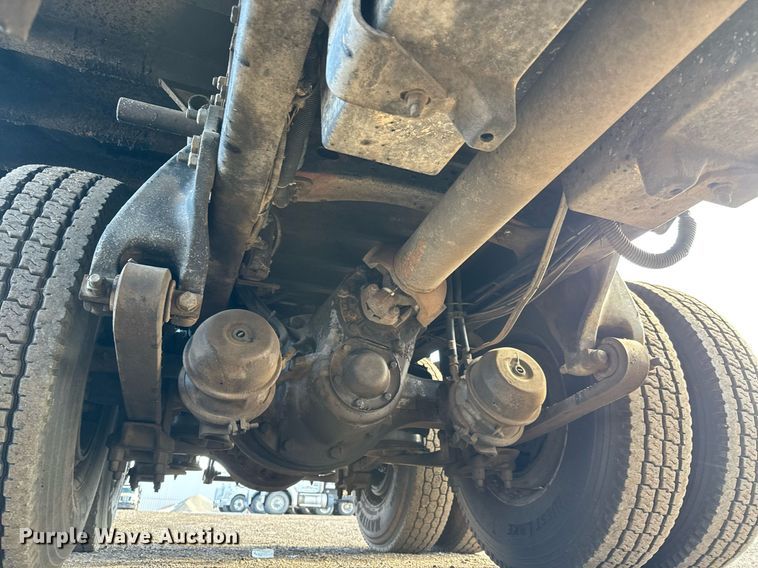 image for item LH9454 2005 Freightliner Columbia CST120 dump truck