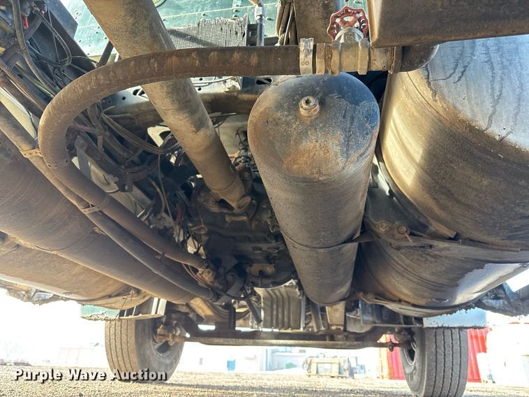 image for item LH9454 2005 Freightliner Columbia CST120 dump truck