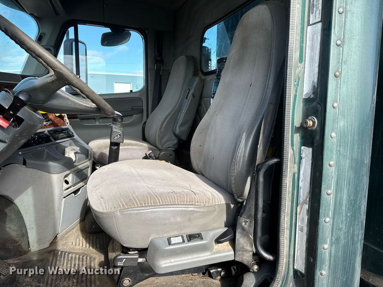 image for item LH9454 2005 Freightliner Columbia CST120 dump truck