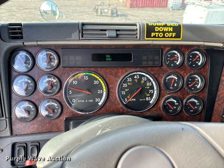 image for item LH9454 2005 Freightliner Columbia CST120 dump truck