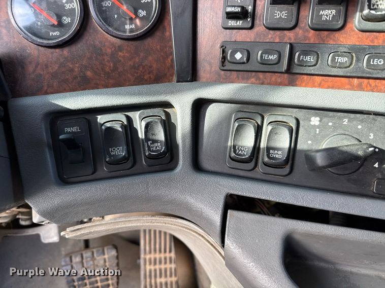 image for item LH9454 2005 Freightliner Columbia CST120 dump truck