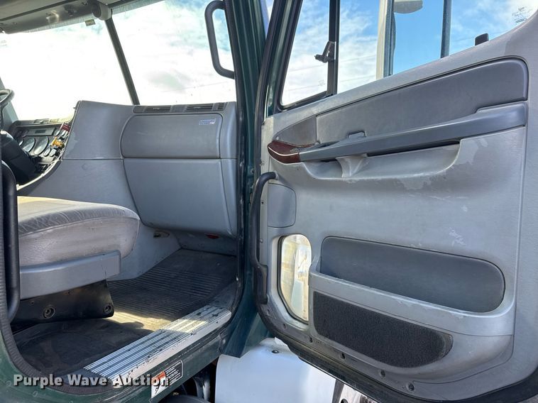 image for item LH9454 2005 Freightliner Columbia CST120 dump truck