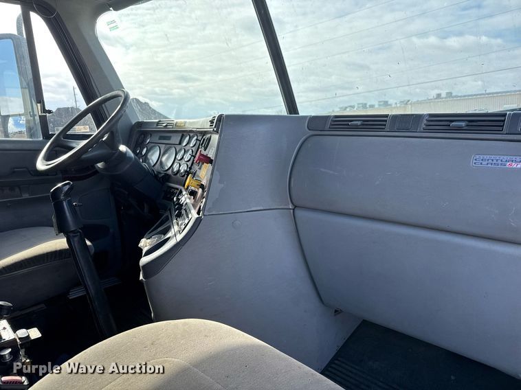 image for item LH9454 2005 Freightliner Columbia CST120 dump truck